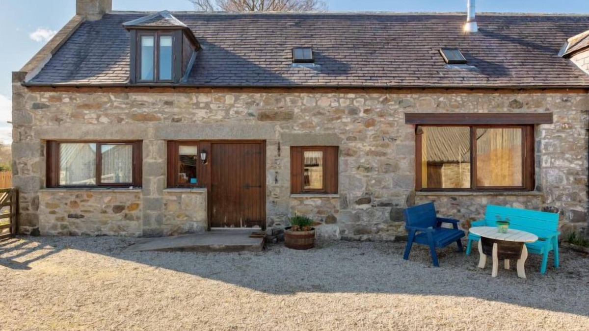 Aberchirder House | Auchingoul Cottage by Interhome