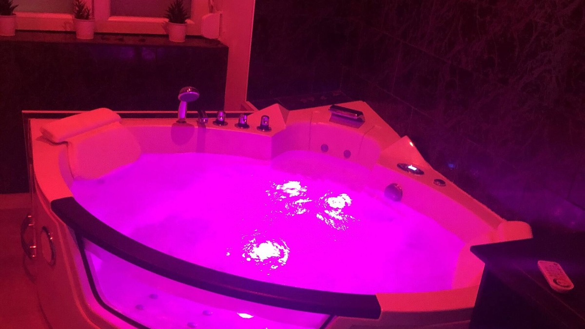 Audincourt Apartment | AUDIN SPA: JACCUZI⚡️SAUNA⚡️NETFLIX⚡️