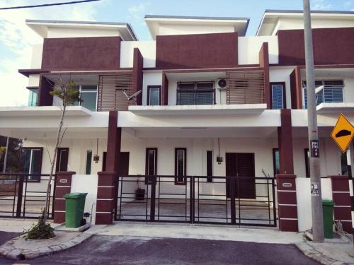 Hutan Kampung House | Aufa Alor Setar Near HSB 4 airconds Wifi