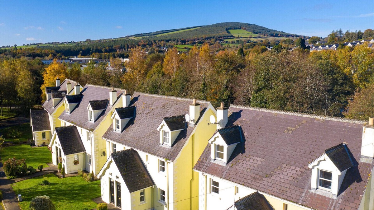 Aughrim Lower Ski Chalet | Aughrim Holiday Village No 6