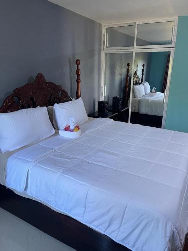Black River Bed & Breakfast | Auglo Villa