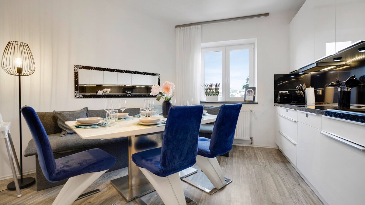 Innenstadt Apartment | Augsburg: Central | 2 parking | 4 rooms + kitchen | washing machine | Nintendo