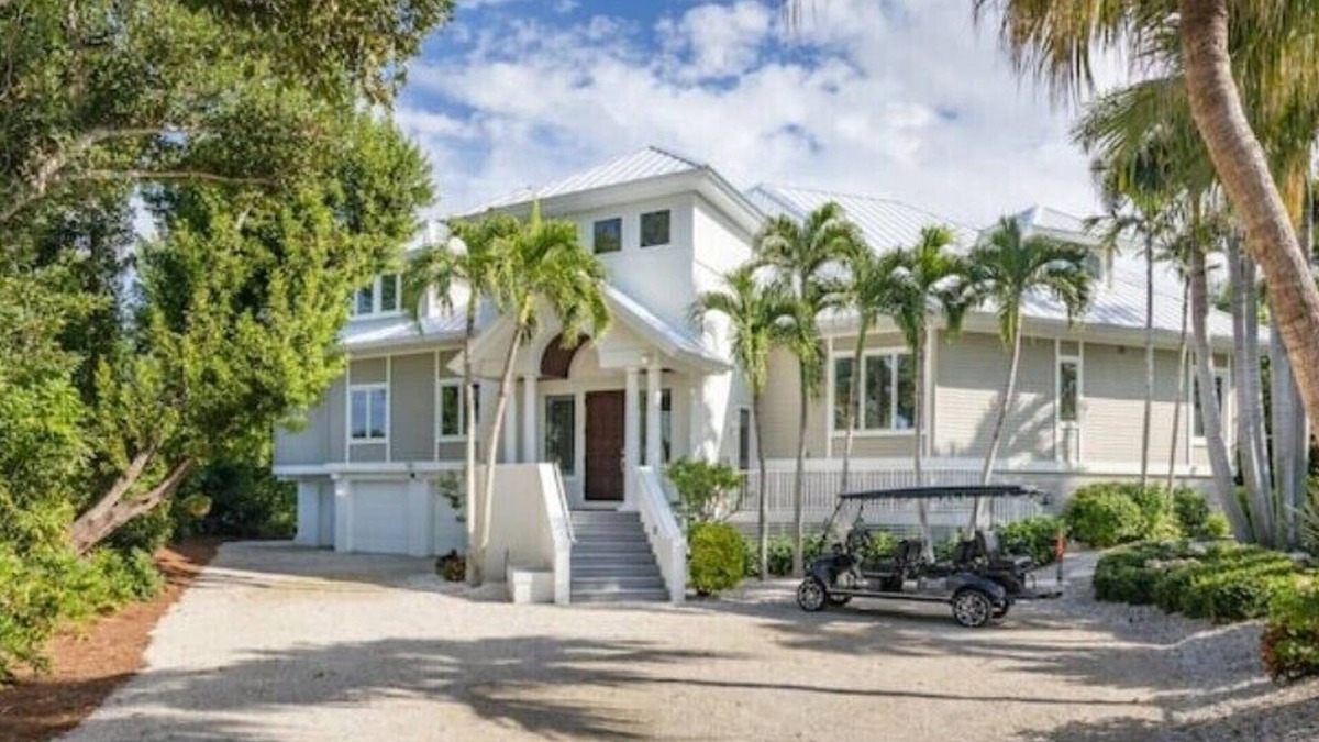 Wulfert House | August Sale! Private Pool~40' dock~Bring a Boat~Golf cart~Kayaks