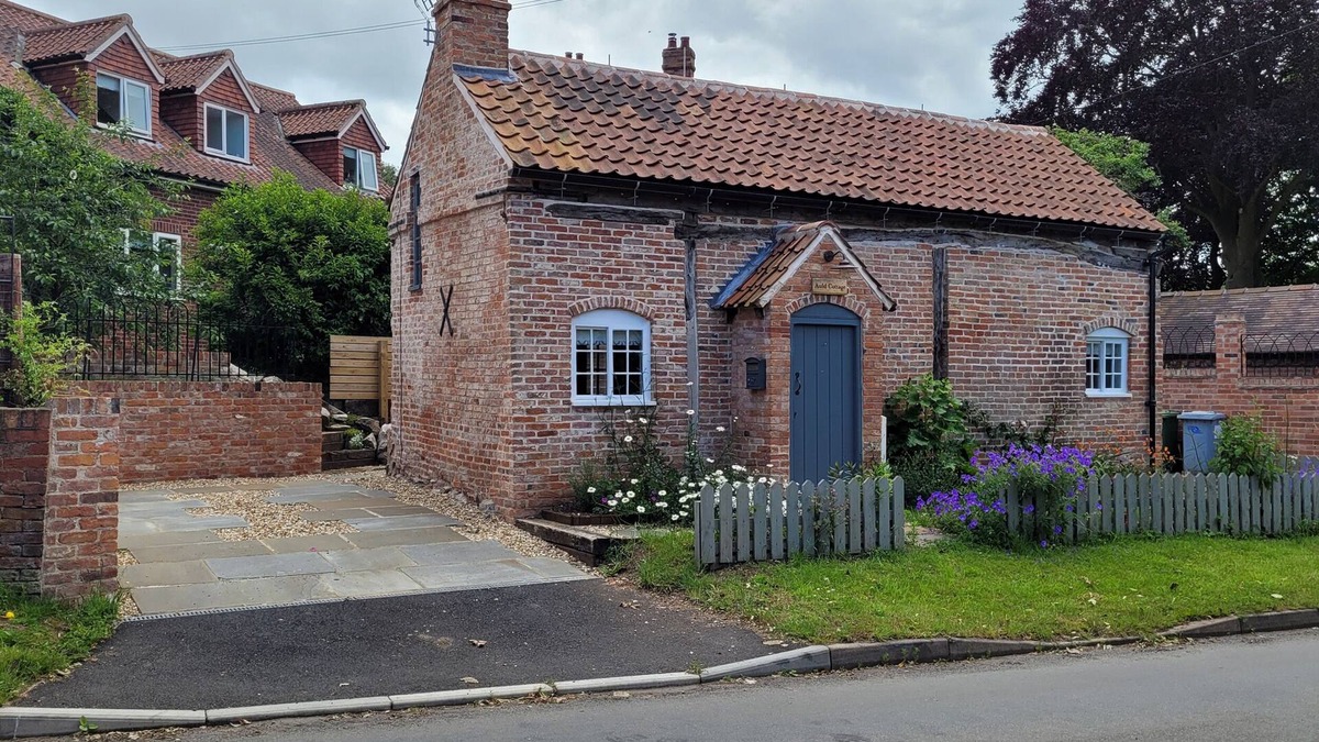 Kneesall Cottage | AULD COTTAGE, family friendly, character holiday cottage in Norwell