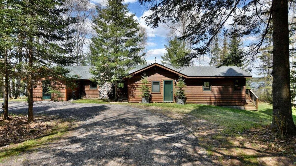Clam Lake Cabin | Aunt Alice's Cabin Lakeside Cabin on Buffalo Lake between Clam Lake and Lake Namakagon