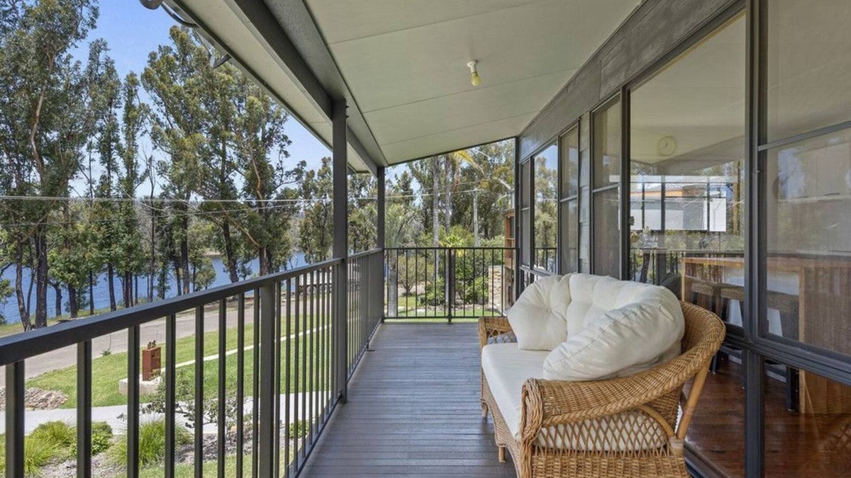 Conjola Park House | Aurora Lakeside, a stunning lake front home.