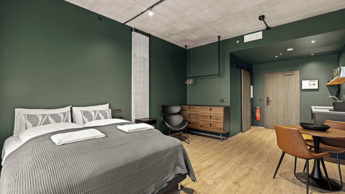 Reykjavik Apartment | Aurora Nooks - Superior Studio for 2 - free parking