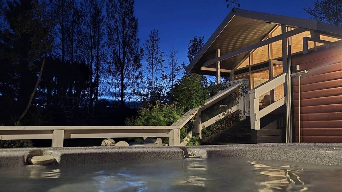 Blaskogabyggd Cabin | Aurora Oasis on the Golden Circle