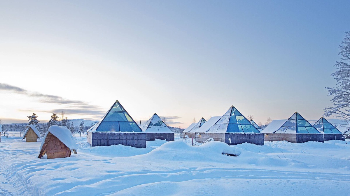 Koengaes Hotel | Aurora Pyramid Glass Igloos