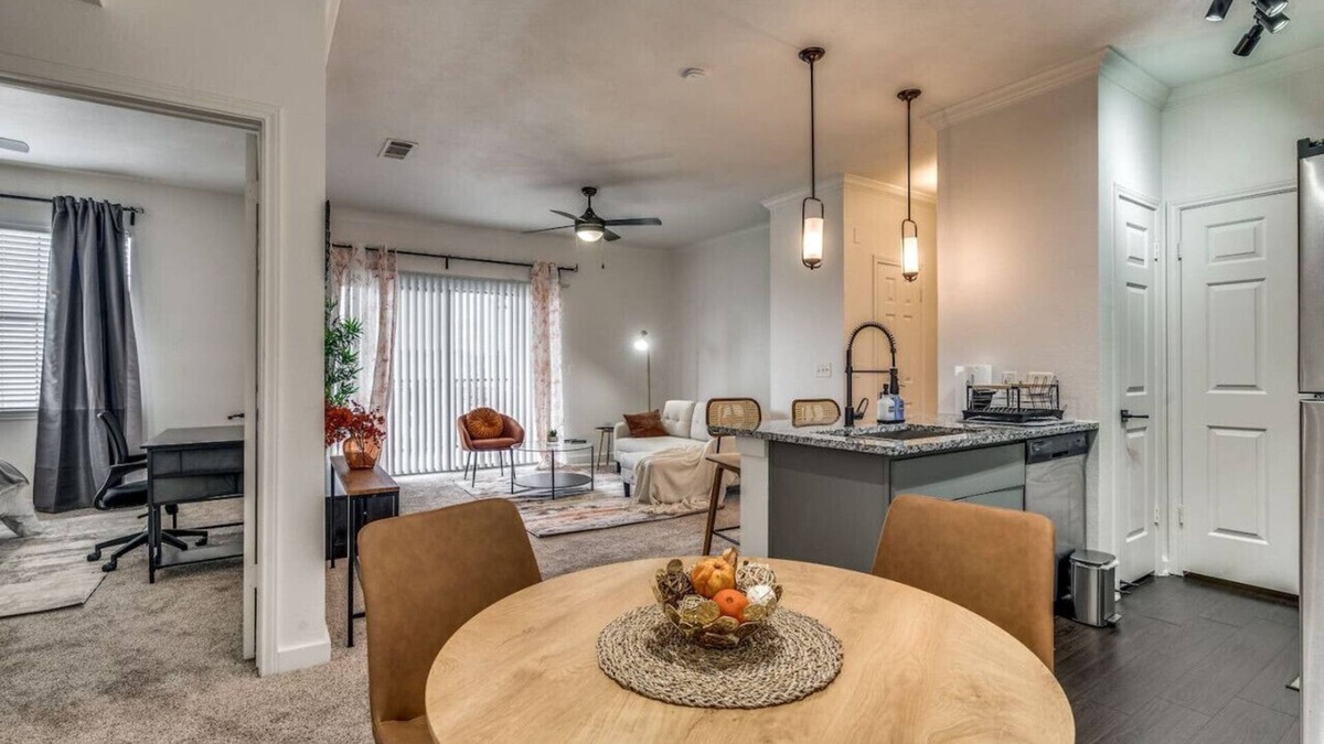 McNeil Apartment | Austin Exquisite 1BR Apt w/pool