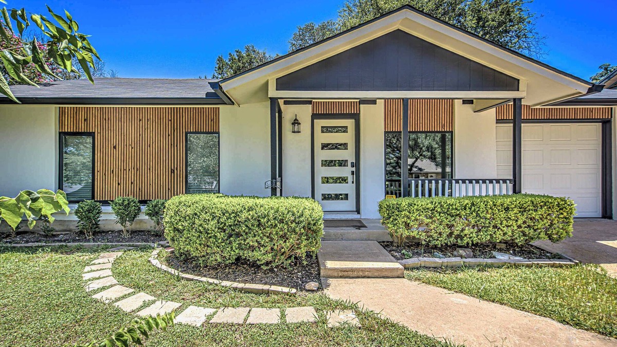Austin House | Austin Highlands Retreat | 4BR Home Near SoCo + Downtown ATX