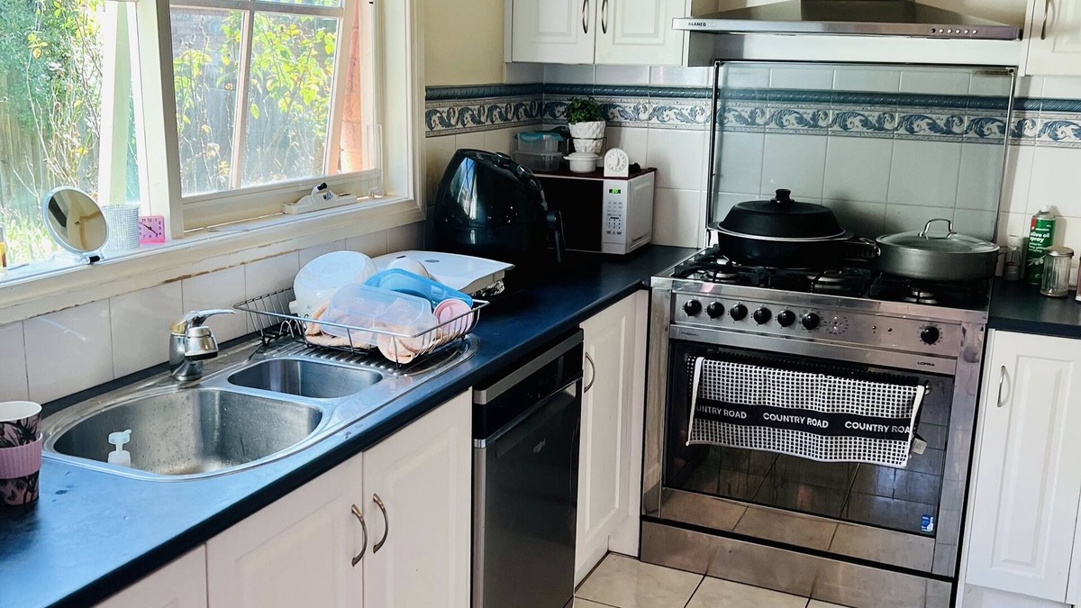 Bulleen Bed & Breakfast | Austin Hoskin and Warringal Hospital 2.5 km