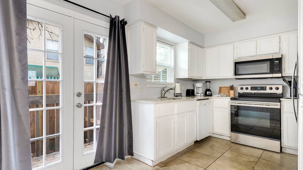 Sonesta West House | Austin Luxury Townhome
