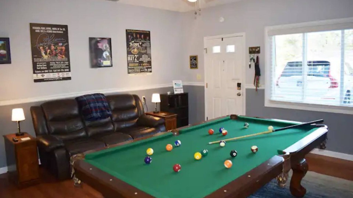 Johnson City House | Austin Springs Family Retreat