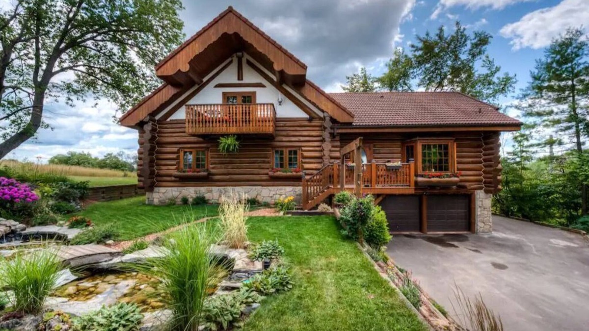 Township of Woolwich House | Austrian Log housen