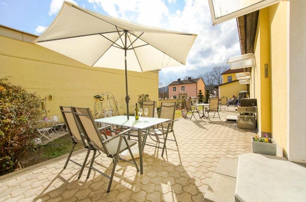 Leoben Apartment | AusZeit Leoben 1 mit Terasse und gratis Parkplatz
