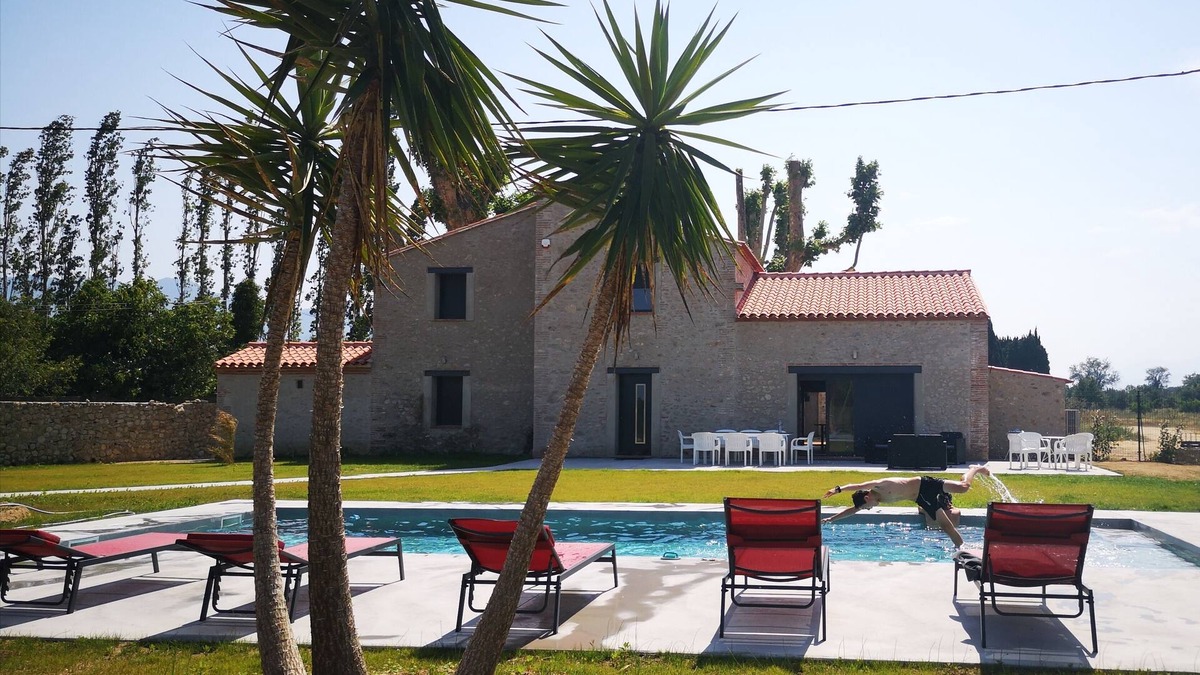 Saint-Genis House | Authentic Catalan farmhouse with heated pool 10 minutes from the beach