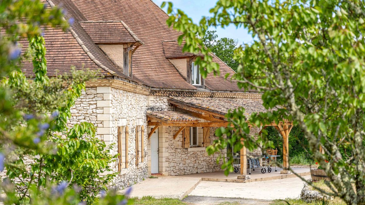 Beaumont-du-Perigord Bed & Breakfast | Authentique Maison de Charme WIFI Netflix Swimming pool 10 pers