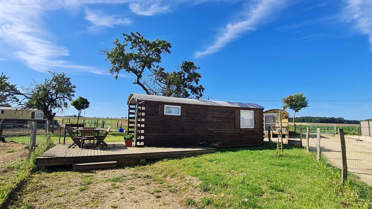 Burthecourt-aux-Chenes Cottage | Authentic caravan in nature near Nancy