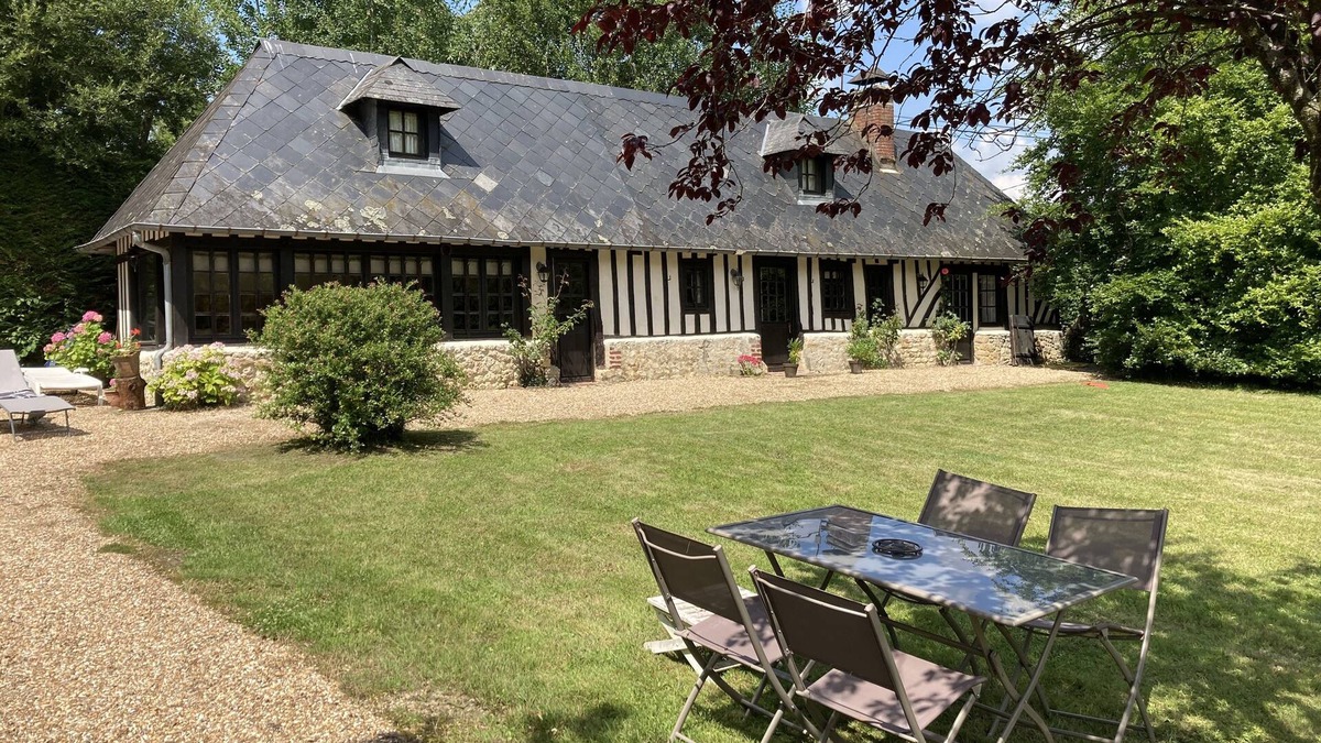 Englesqueville-en-Auge House | AUTHENTIC LONGERE NORMANDE