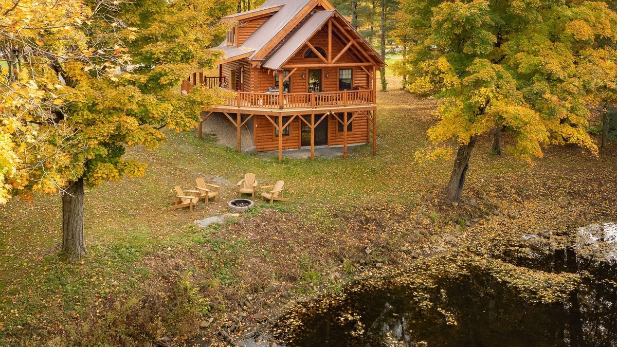 Rome Cabin | Authentic Adirondack Log Cabin with a Pond View