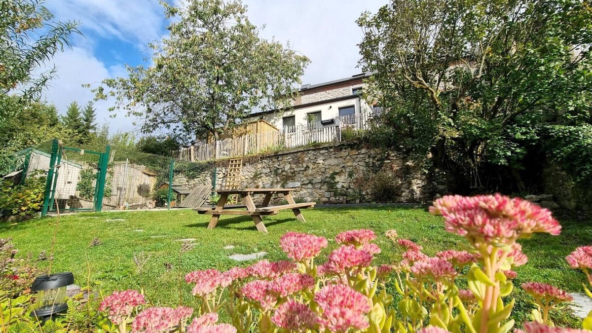 Bousignies-sur-Roc Cottage | Authentic cottage with garden and pets allowed