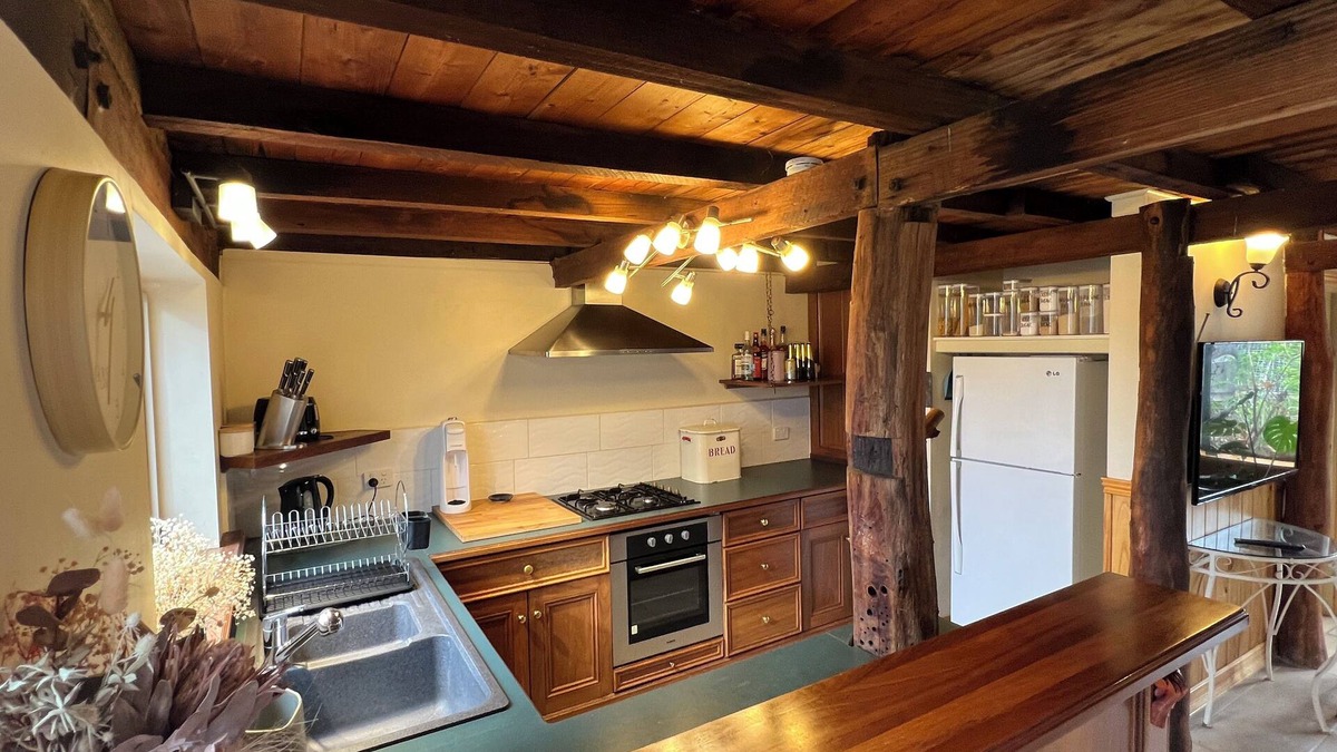 Bacchus Marsh House | Authentic Farmhouse Barn Remodelled With Modern Comforts