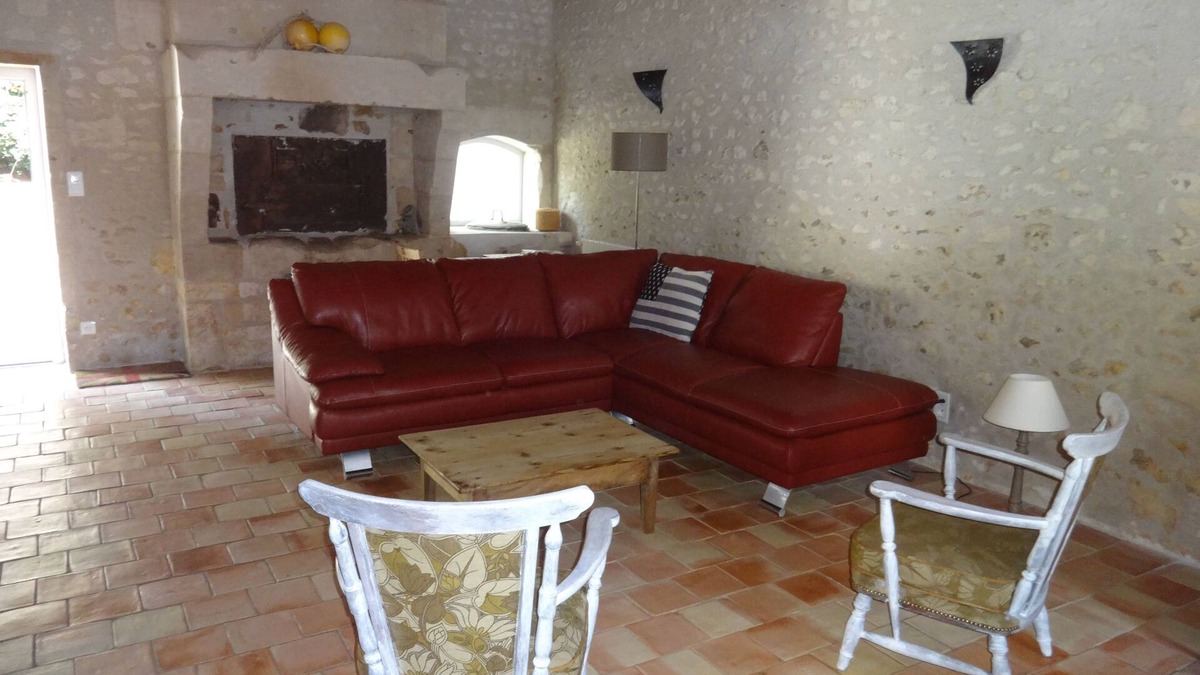 Mortagne-sur-Gironde House | Authentic charentaise house with terrace, 7 people