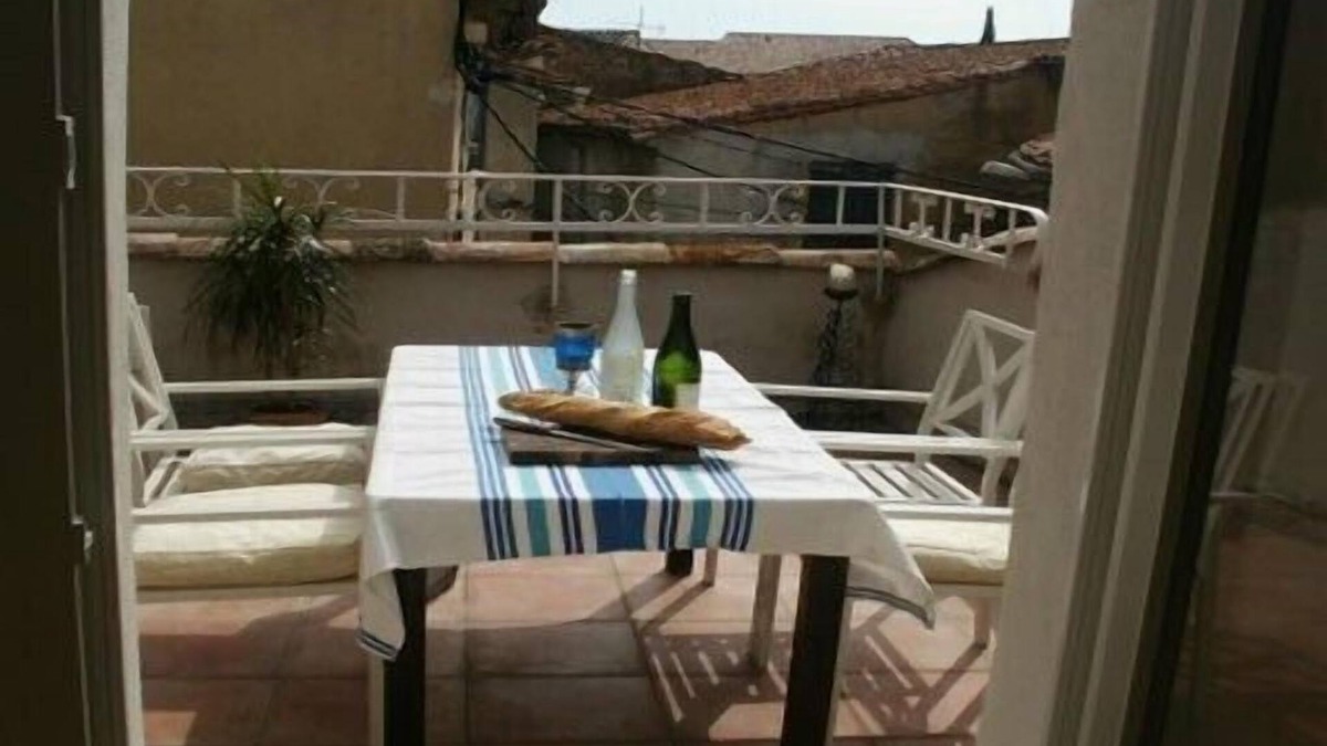 Villeneuve-les-Beziers Cottage | Authentic village house with sun terrace