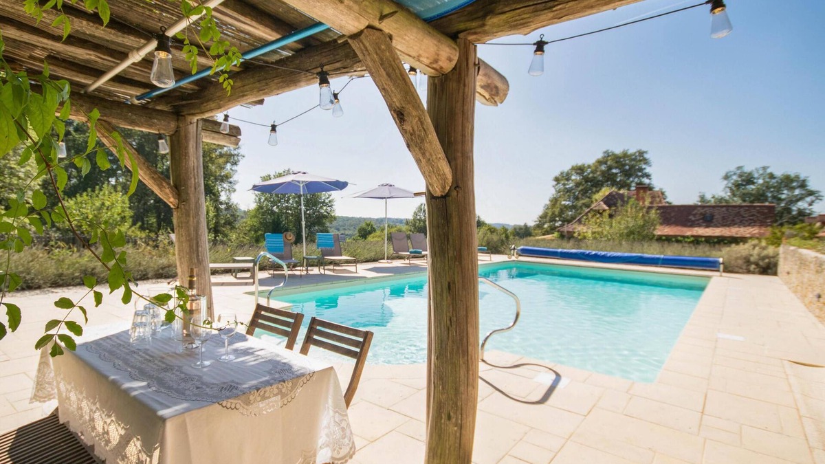 Issac House | Authentic gîte on estate with swimming pool