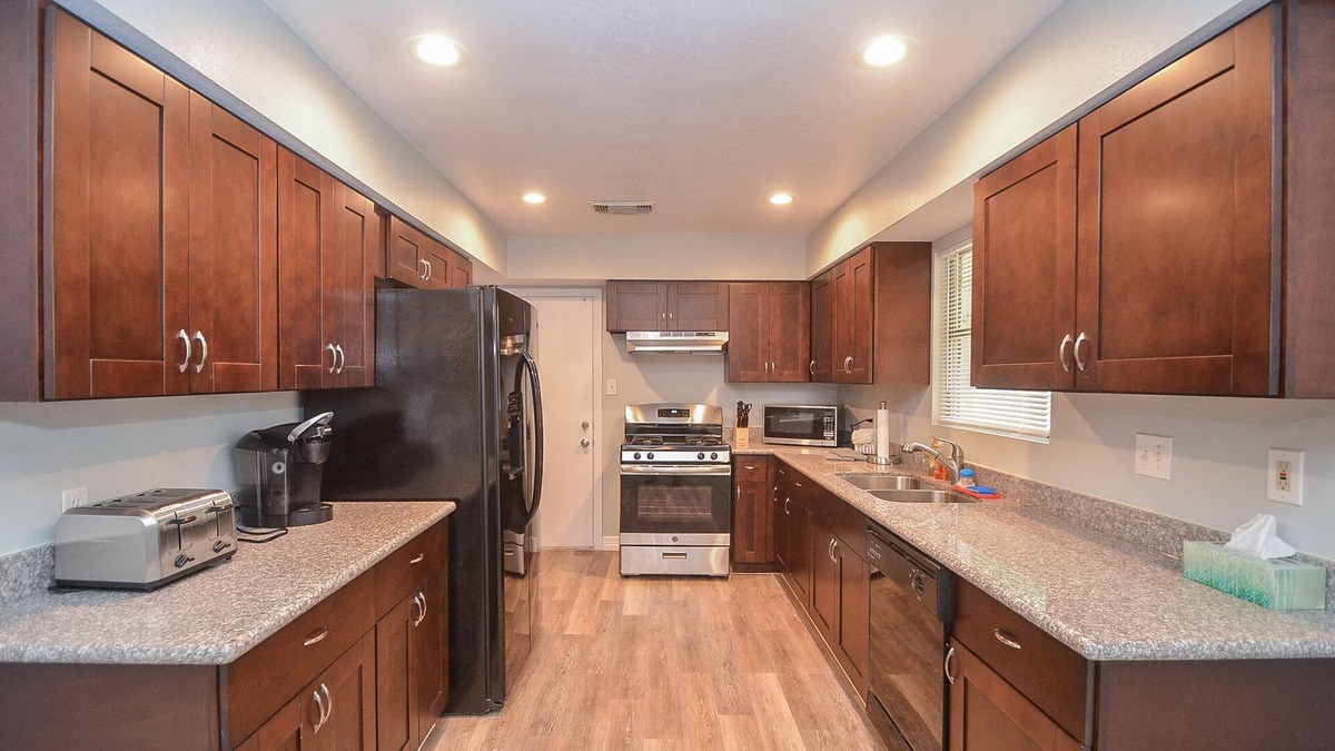 Spring Branch West House | Authentic Home by Memorial City Mall and Memorial Hospital - West Houston