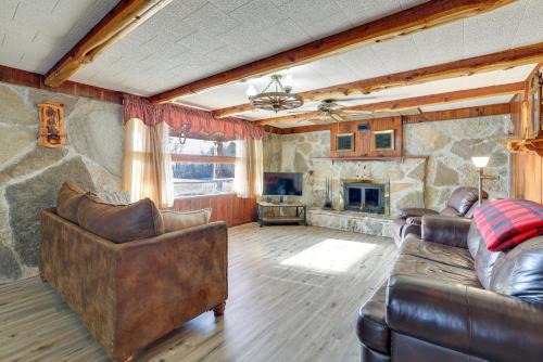 Pineville House | Authentic Log Cabin in Pineville about 2 Mi to River!