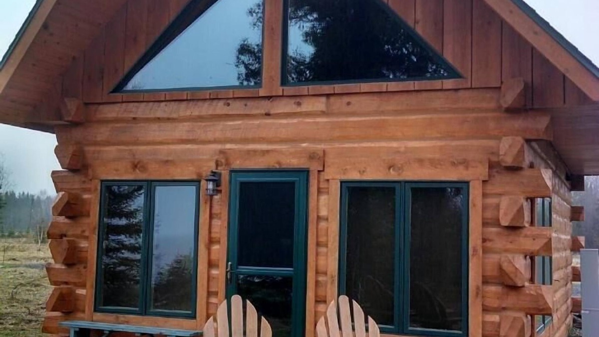 Port Wing Cabin | Authentic log cabin perfect for 2❣️Fantastic Lake Superior Views & lake access.