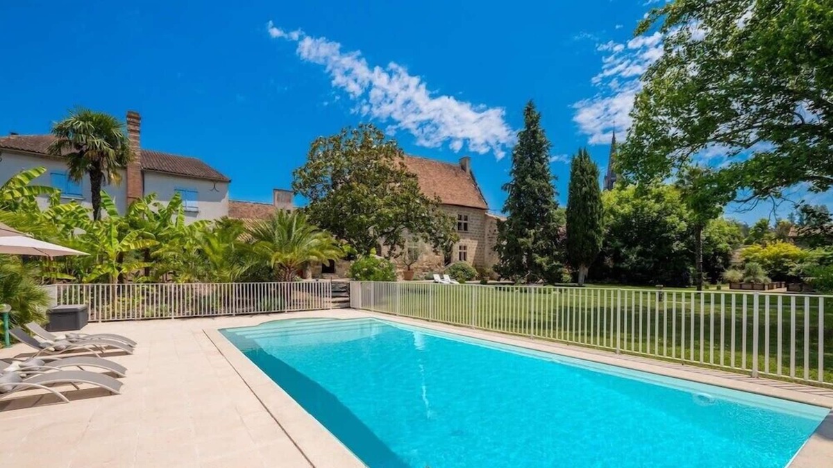 Birac-sur-Trec House | Authentic manor house with saltwater pool and French garden