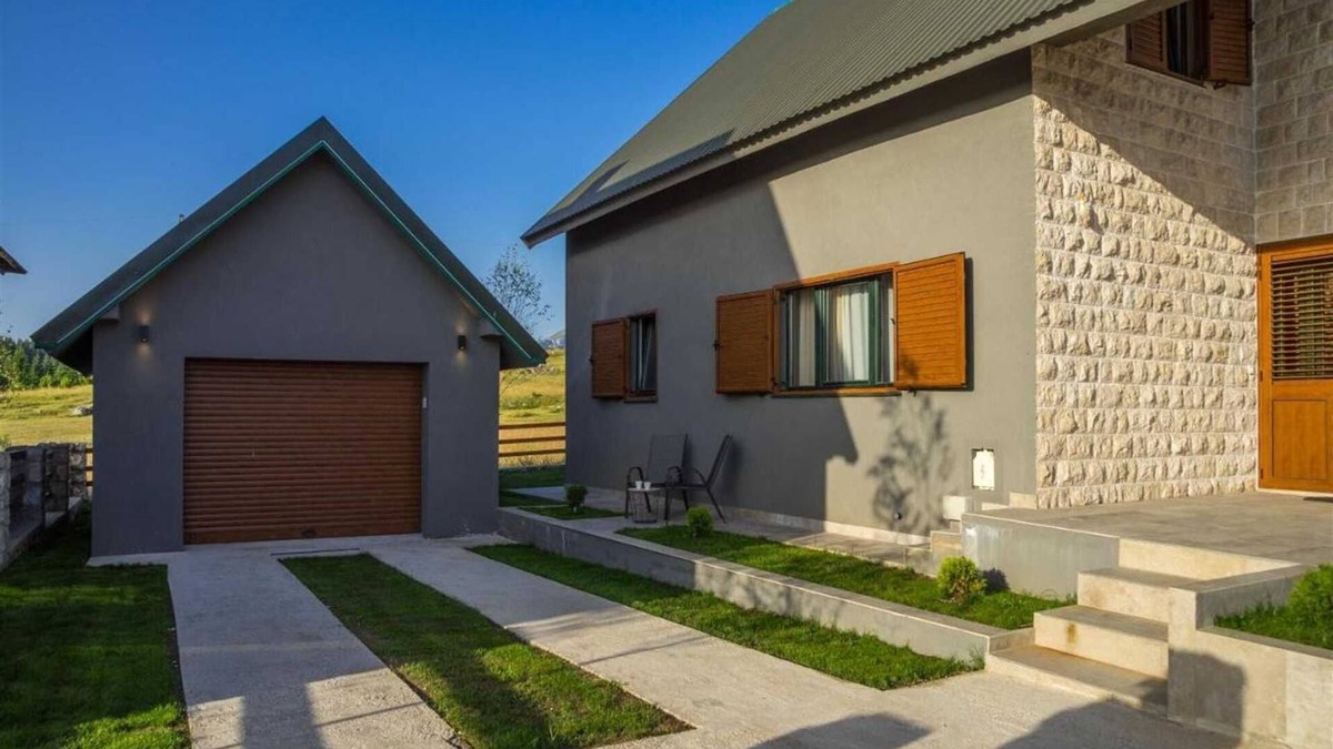 Zabljak Villa | Authentic Mountainside Villa Lusso