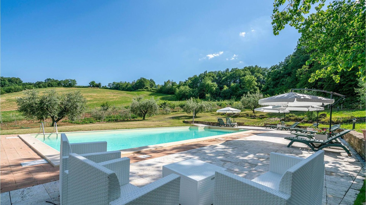 Camerino House | Authentic residence in the middle of nature with pool.