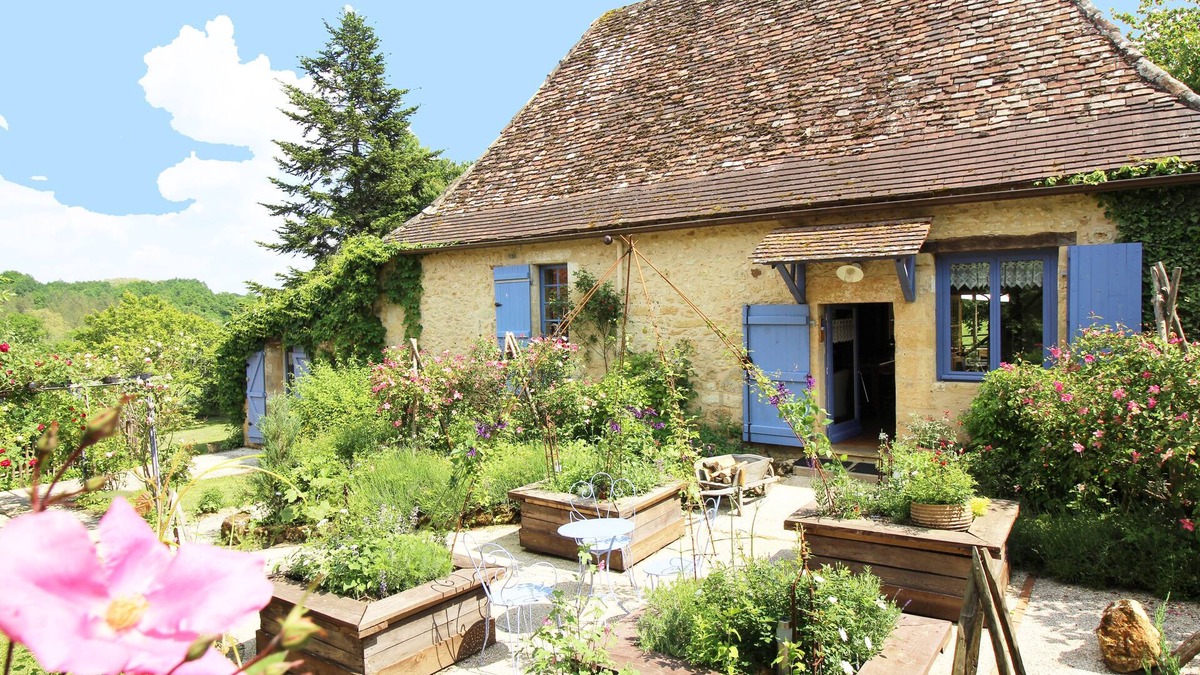 Lanquais Cottage | authentic rural house of Perigord, charm, calm and comfort 4 *