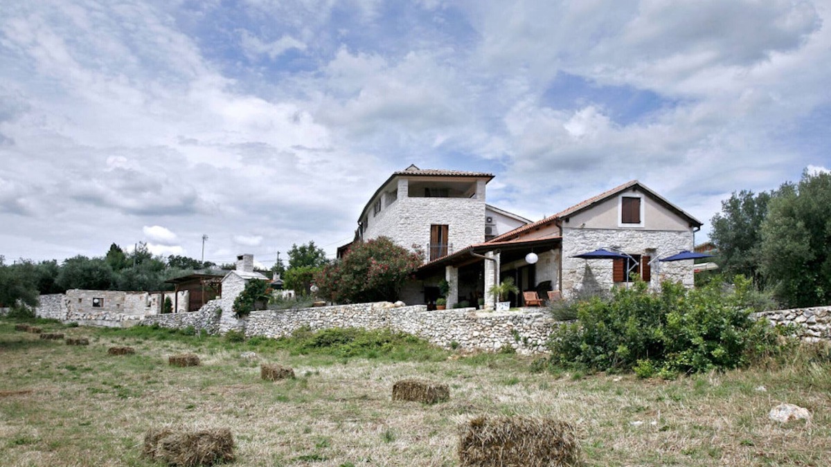 Peruski Villa | Authentic Seaside Stone House in a Peaceful Environment at the Istrian Coast