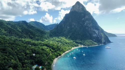 Soufriere Villa | Authentic St, Lucian Experience at Prestigious 2-bed Villa - Colibri Cottage villa