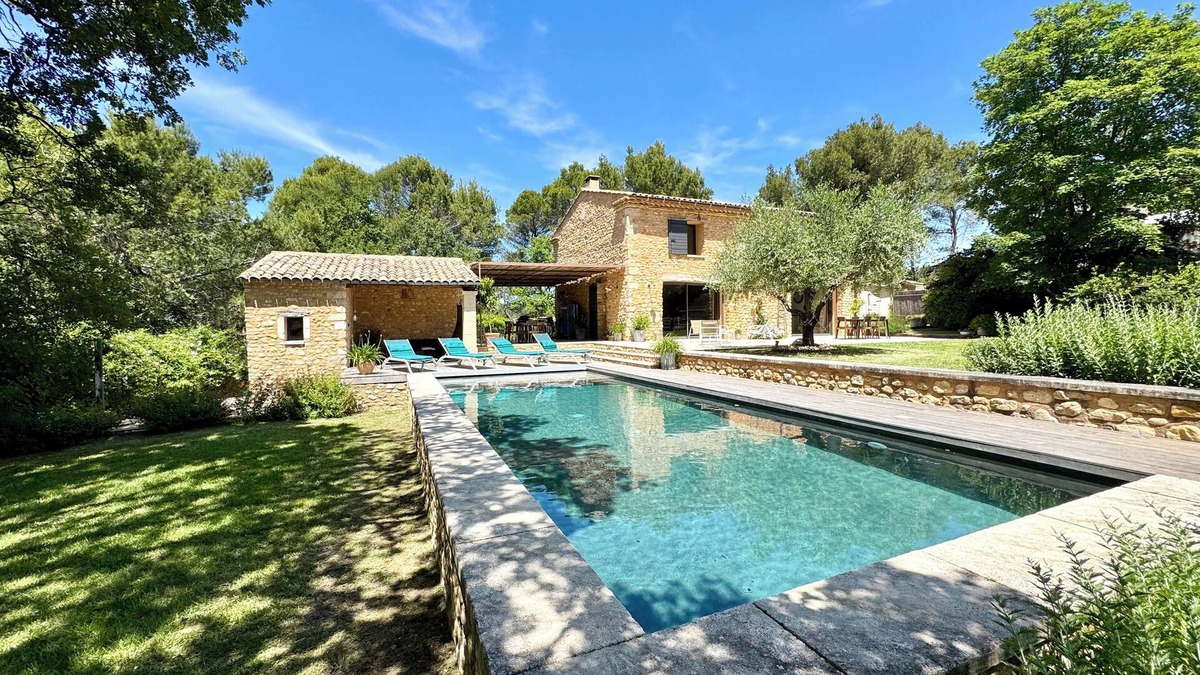 Villedieu House | AUTHENTIC STONE FARMHOUSE WITH HEATED POOL IN QUIET COUNTRY SETTING