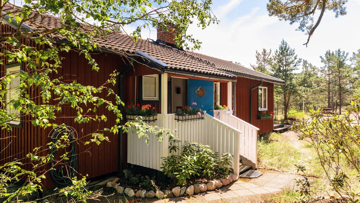 Stavsnas House | Authentic Swedish family home on the archipelago