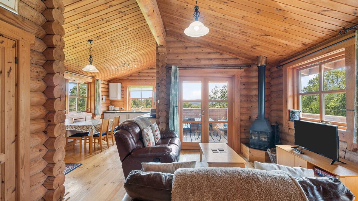 Highampton Cabin | Authentic timber lodge located in Devon's heart at the edge of glorious Dartmoor