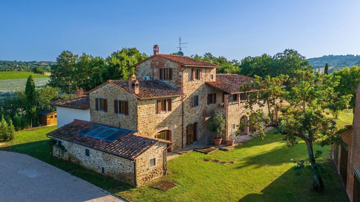 Lucignano Villa | Authentic Tuscan Villa near Arezzo