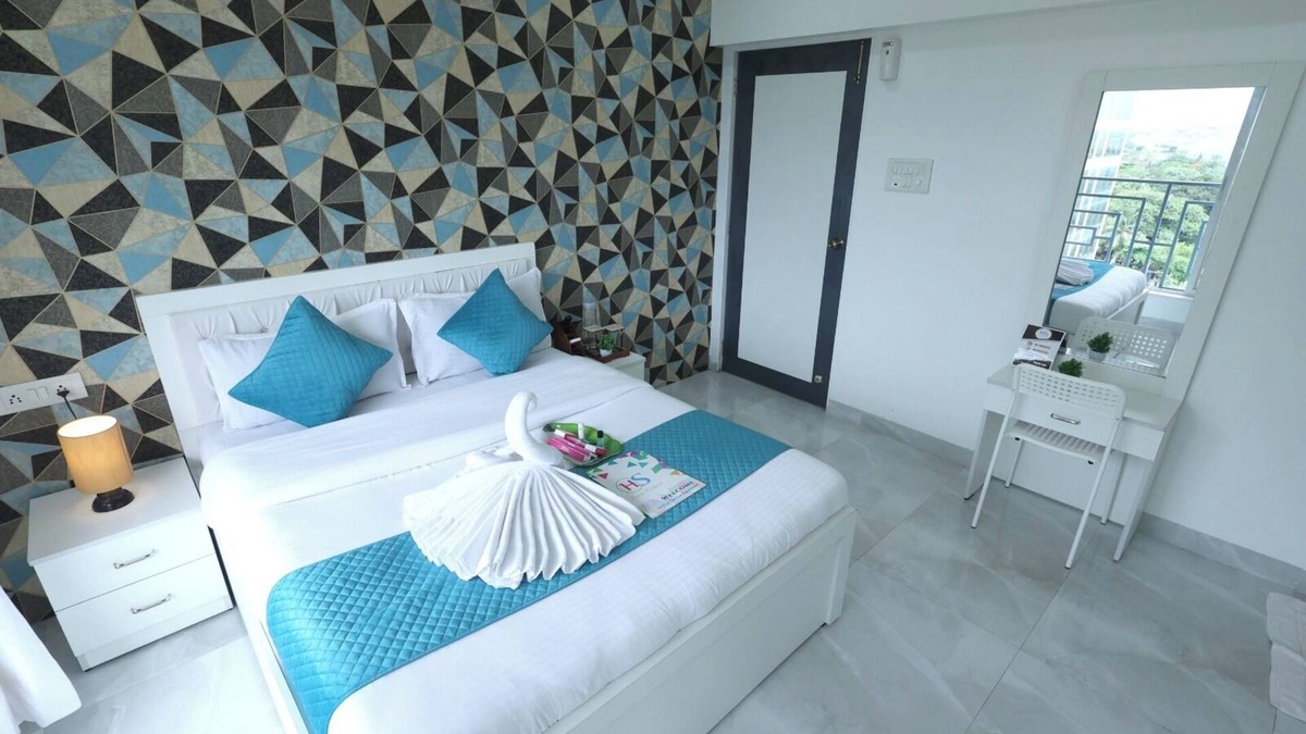 Mumbai House | Authentically Designed 1 Bedrooms near Airport