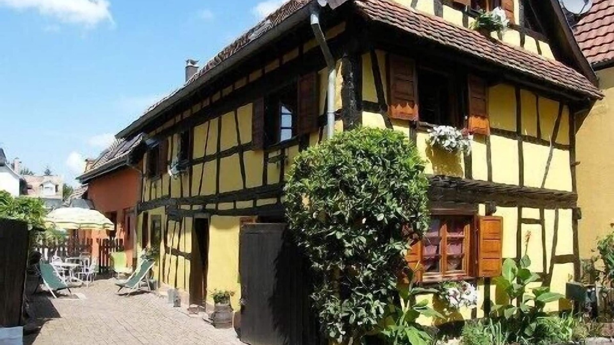 Vendenheim House | Authenticity, charm and comfort. A three-story house dating from 1764, entirely