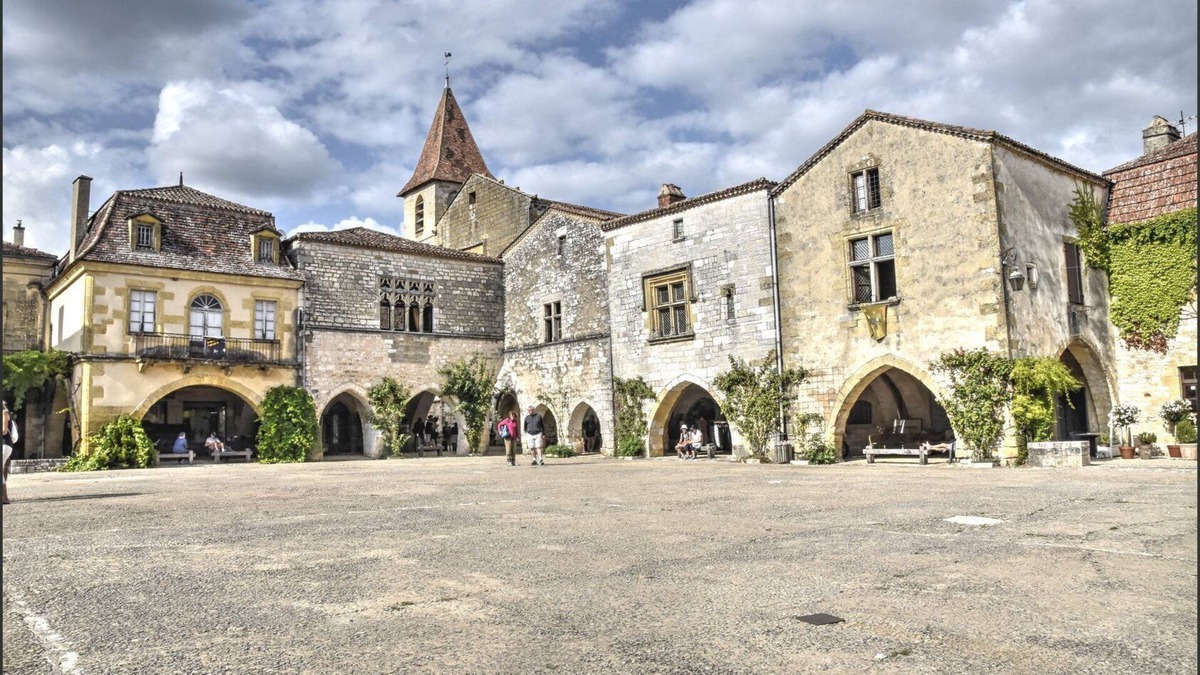 Monpazier House | Authentique Maison sur la Place des Cornières