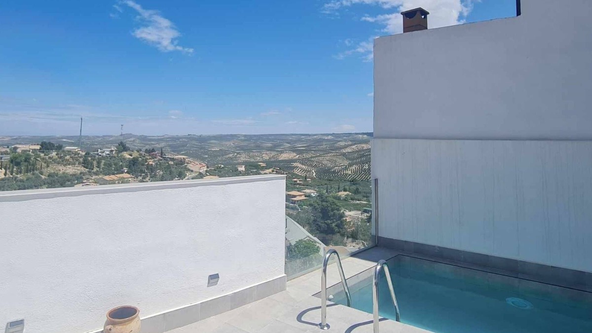 La Guardia de Jaen House | AUTUMN AMONG OLIVE TREES