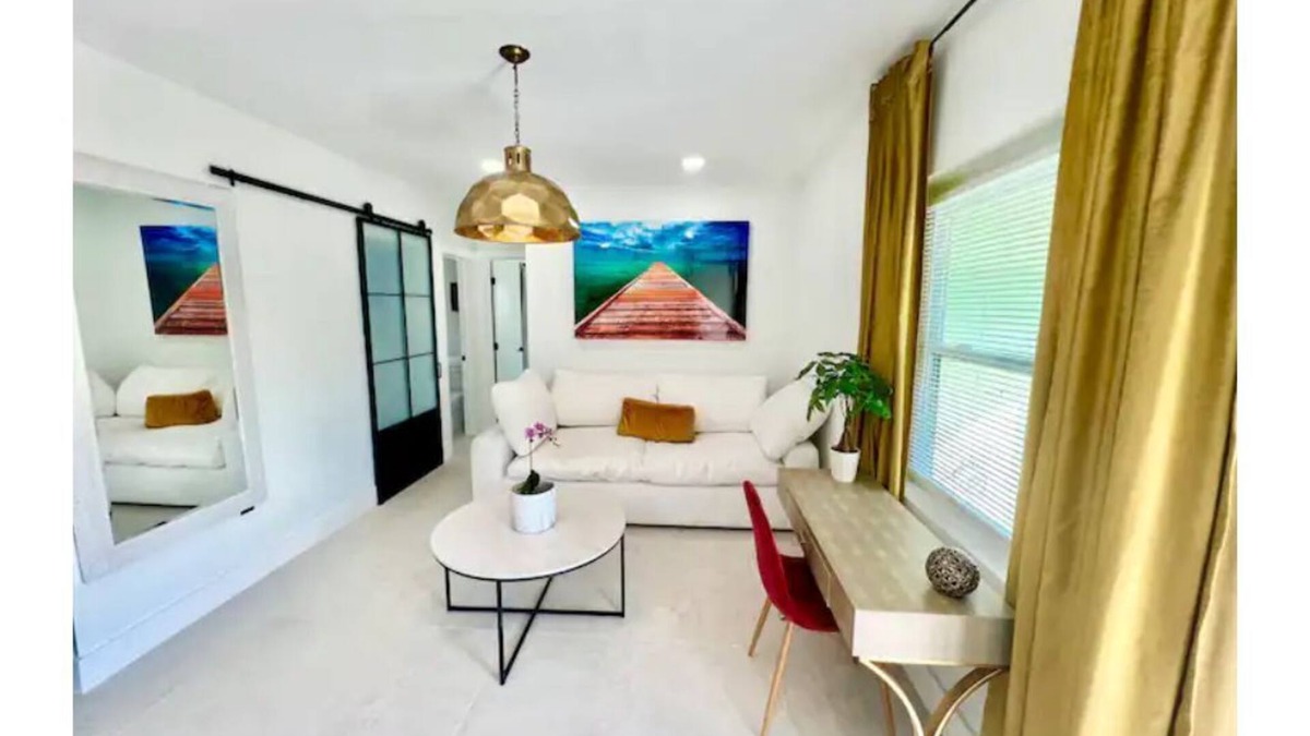 El Portal Apartment | Autumn At The Carrington- 2 Bedroom 1 Bathroom