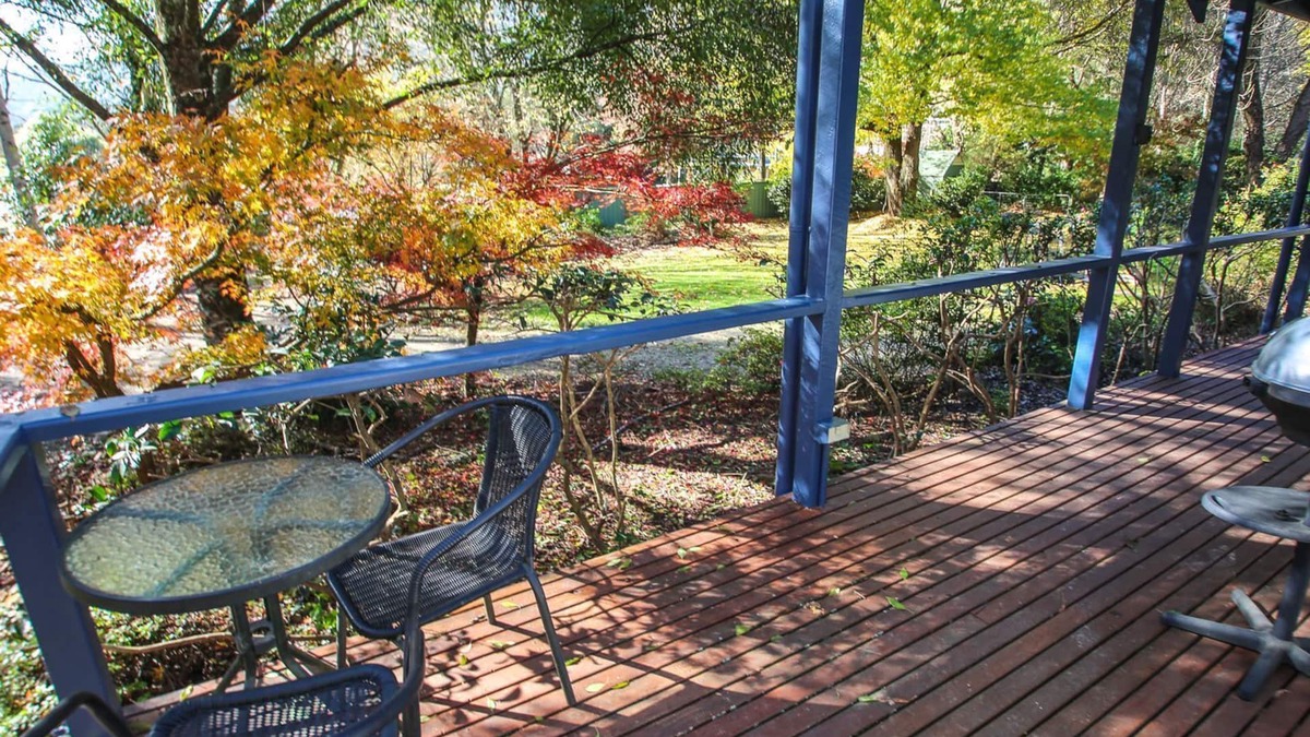 Harrietville Cottage | AUTUMN LEAF COTTAGE 1: Harrietville