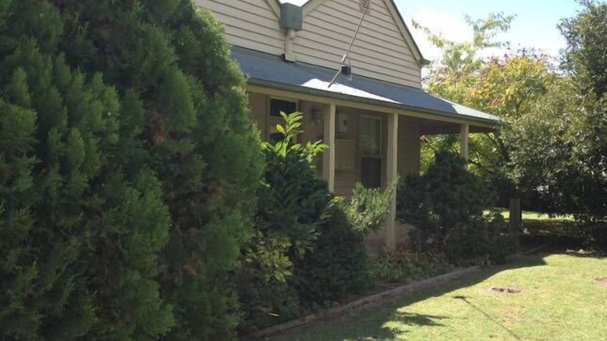 Bright House | Autumn Manor, Bright